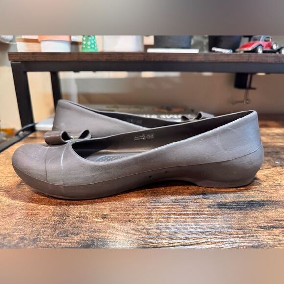 Crocs Gianna Brown Bow Ballet Flats Rubber‎ Slip On Cap Toe Womens Size 9 - Picture 3 of 9